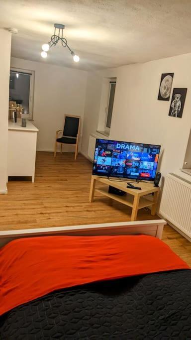 Fewo Im Lehm-Fachwerkhaus Erfurt Mit 3 Einzelnen Schlafzimmern Je Mit Tv Exterior photo
